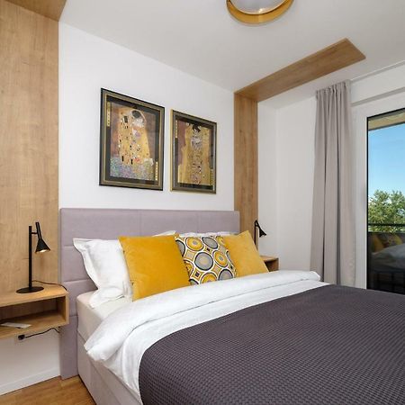Studio Apartman Krila Wings- Parking In Garage Zagreb Buitenkant foto
