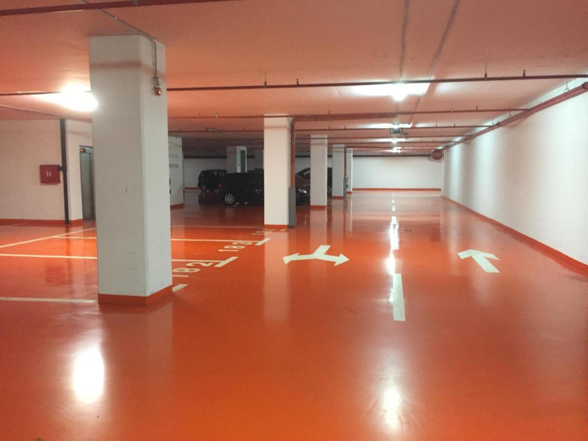 Studio Apartman Krila Wings- Parking In Garage Zagreb Buitenkant foto