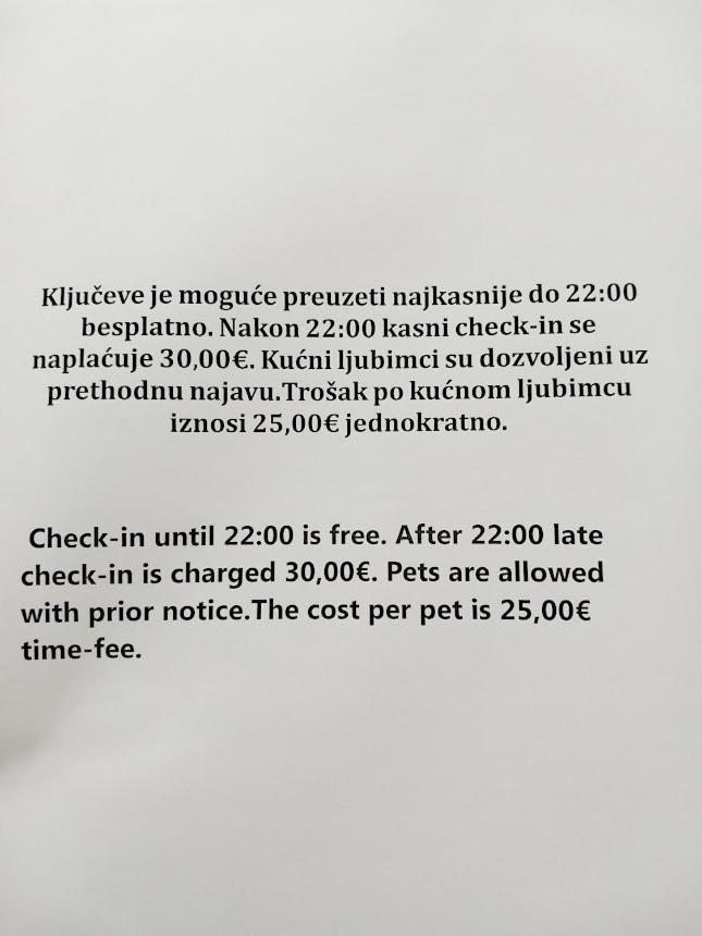 Studio Apartman Krila Wings- Parking In Garage Zagreb Buitenkant foto