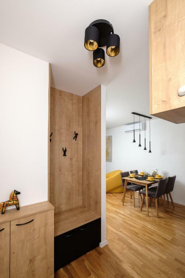 Studio Apartman Krila Wings- Parking In Garage Zagreb Buitenkant foto