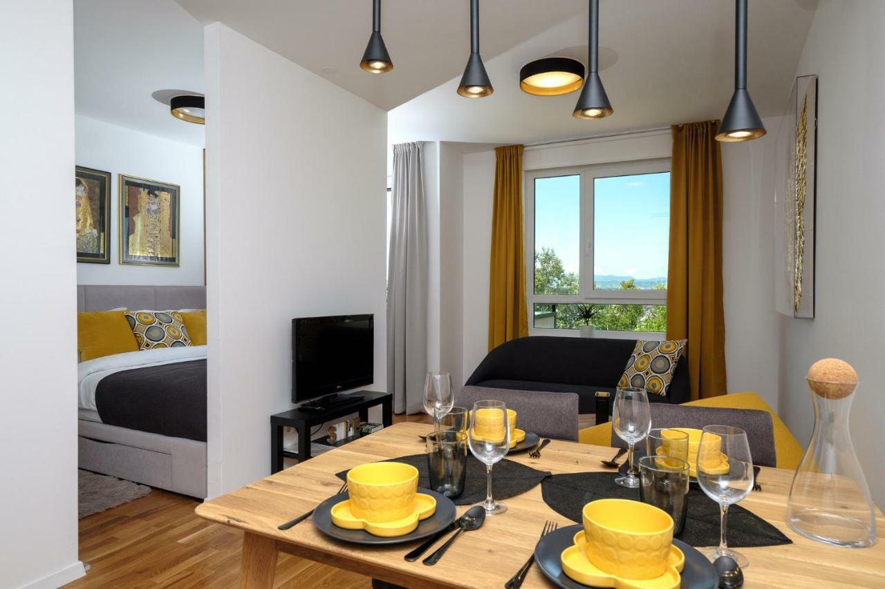 Studio Apartman Krila Wings- Parking In Garage Zagreb Buitenkant foto